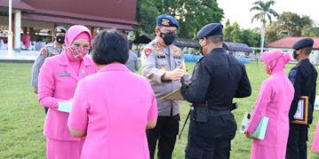 Kapolda NTB beri penghargaan ke 204 Brimob Polda NTB