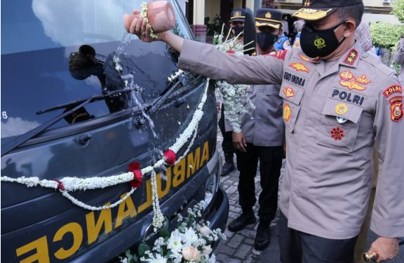 Kapolda Sumsel Lauching Mobile Vaksinasi Covid-19 dan Pemberian Paket Lebaran