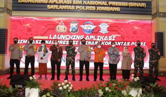 Polda Jatim Luncurkan Aplikasi ‘SINAR’ Permudah Pembuatan Sim Bagi Masyarakat