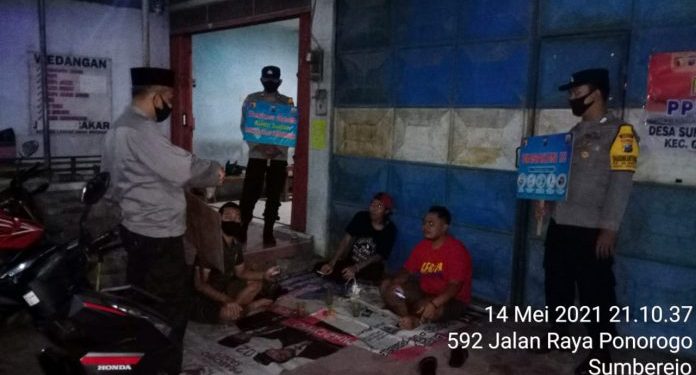 SPKT lakukan Operasi Yustisi tertibkan penggunaan  masker, di angkringan warkop