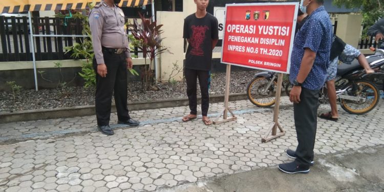 Operasi Yustisi Di Lakukan Oleh Anggota Polsek Bringin Guna Meningkatkan Disiplin Masyarakat Untuk Mematuhi   Protokol Kesehatan Serta  mencegah Penyebaran  COVID-19