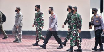 Kobarkan Sinergi Menjaga Negeri, Kapolri dan Panglima TNI Kunjungi Personel Gabungan Satgas Madago Raya di Sulteng