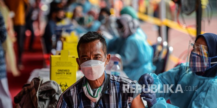 Ingin Vaksin Massal, Kapolri: TNI-Polri Siap Fasilitasi