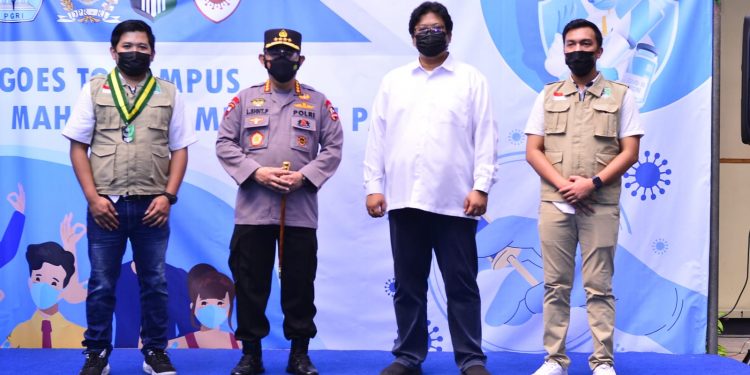 Sambangi vaksinasi SEMMI, Kapolri: Keterlibatan mahasiswa percepat realisasi herd immunity