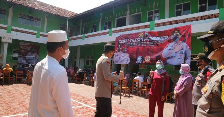 Gerai Vaksin Presisi, Polres Brebes Gandeng PCNU dan Santri Ponpes As Syamsuriyyah Wanasari
