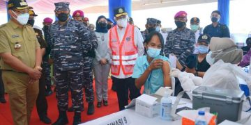 Menhub Ajak TNI-Polri Gencarkan Vaksinasi di Simpul Transportasi