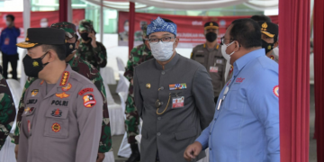 Ridwan Kamil Dampingi Kapolri dan Panglima Tinjau Vaksinasi Massal Buruh