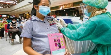 Percepat Vaksinasi, Polri Terjunkan 18.002 Vaksinator