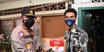 Polri-BEM Jakarta salurkan 1.000 paket sembako ke mahasiswa perantauan