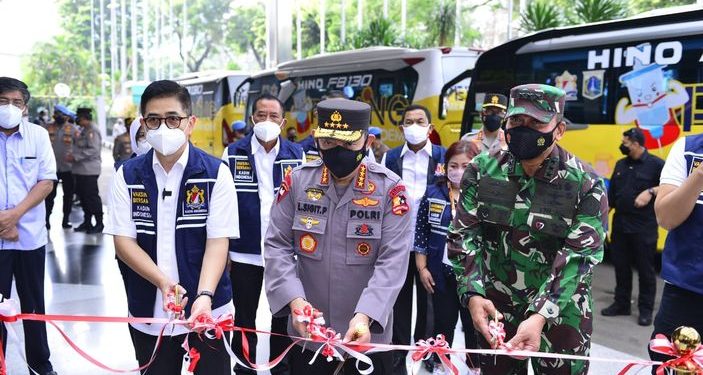 TNI-Polri dan Kadin Luncurkan 34 Bus Vaksinasi Keliling, Sasar Warga Tak Terjangkau