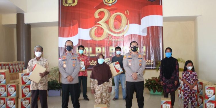 Alumni Akpol 91 Bharadaksa Gelar Gebrak Vaksinasi dan Pemberian Baksos Presisi