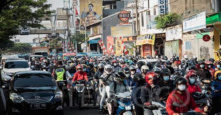 Jokowi Perpanjang PPKM Level 4 dan 3 Sampai 16 Agustus