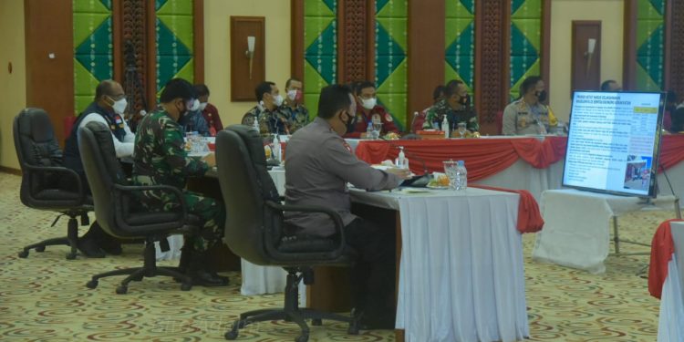 Kunker ke Kalsel, Panglima TNI dan Kapolri Bahas COVID-19 dan Perkenalkan Tracer Digital