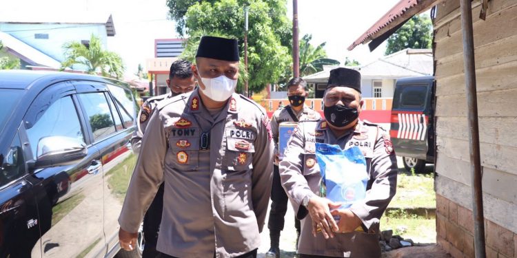 Kapolres Karimun Bakti Sosial, Kepada Warga Karimun