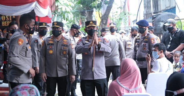 Kapolri Minta Jajaran Terus Bantu Warga dan Gelorakan ‘Ayo Pakai Masker dan Ayo Segera Vaksin’