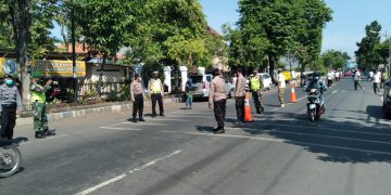 Polres Pasuruan Kota Tak Kenal Lelah Himbau Prokes Kepada Masyarakat Melalui Ops Yustisi