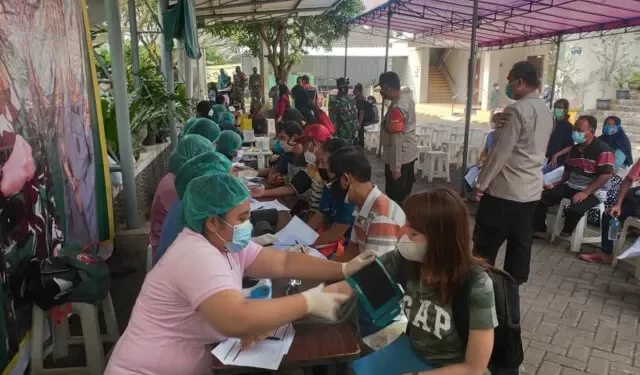 Sinergi TNI & Polri di Panongan Pada Serbuan Vaksinasi Covid-19 Kodam Jaya