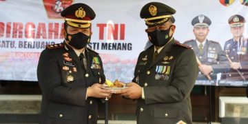 Momen HUT TNI Ke-76, Kapolres Kediri Kota  Beri Kejutan Pada Brigif 16/Wira Yudha