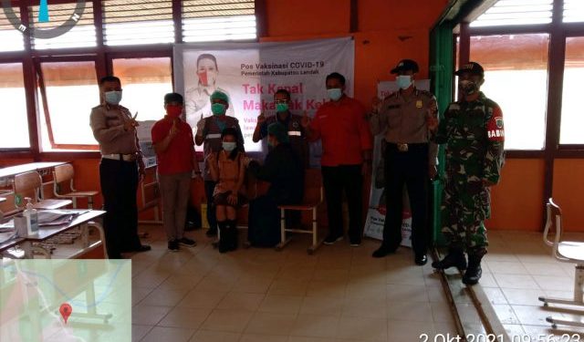 Personil TNI dan Polri Melaksanakan Pengamanan Vaksinasi Covid-19