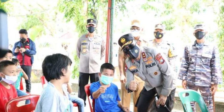 Kasih sayang Kapolda Sumut Kepada Anak-anak yang ditinggal orang tuanya karena covid 19