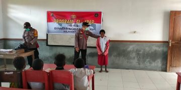 Kegiatan SI IPAR Binmas Noken Deiyai Warnai Proses Belajar Anak-anak SD Inpres 02 Tigi Kab. Deiyai