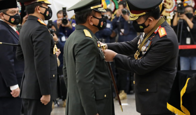 Sematkan Bintang Bhayangkara Pratama, Kapolri Komitmen Terus Lakukan Pembenahan Organisasi dan Pelayanan