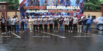 Humas Polri Gelar Vaksinasi Untuk Peringati Hari Pers Nasional
