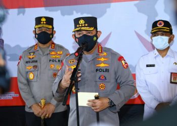 Tinjau Vaksinasi Serentak, Kapolri: Penting untuk Atasi Omicron