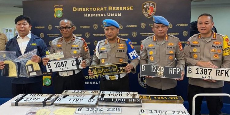 Polisi Ungkap Sindikat Jual Beli STNK dan Pelat Nomor Khusus