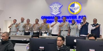 Kakorlantas Polri dan Wamen BUMN Pantau Arus Libur Nataru di Command Center KM 29 Jakarta-Cikampek
