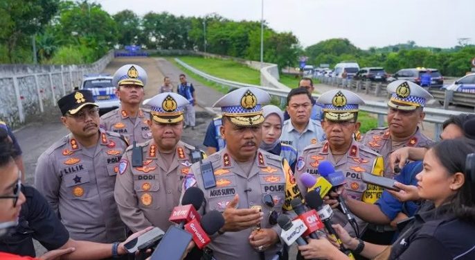 Contraflow Tahap 1 di Tol Cikampek