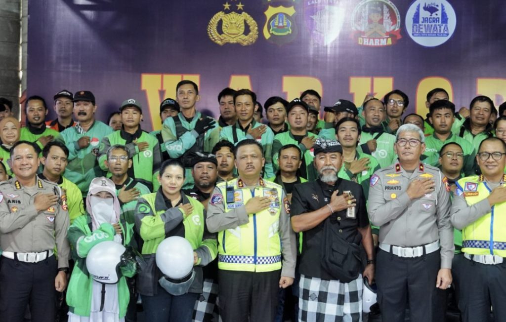 Kakorlantas Polri Ajak Ojol dan Pecalang Jadi Pelopor Keselamatan Lalu Lintas di Bali