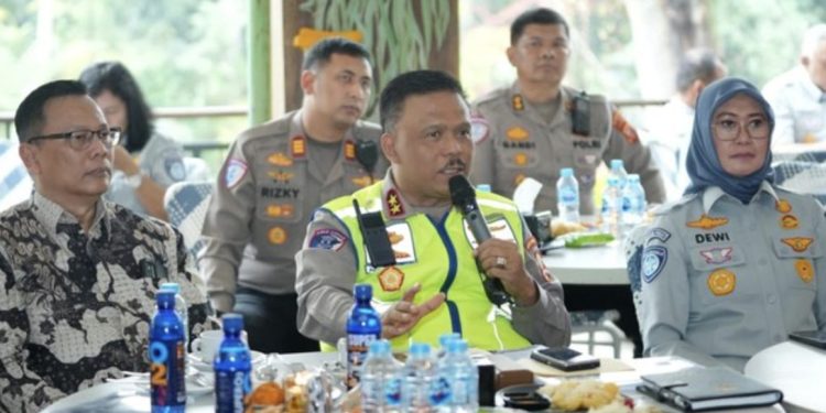 Kakorlantas Tinjau Jalur Puncak Pastikan Kesiapan Operasi Lilin Natal 2025