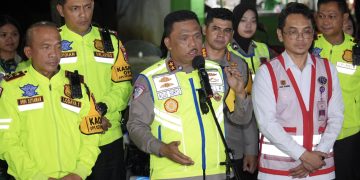 Kakorlantas Polri Irjen Pol. Agus Suryonugroho meninjau Pos Terpadu KM 57