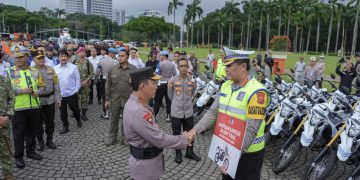 Kapolri Serahkan Bantuan Kendaraan ke Polda Terdampak Bencana
