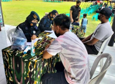 Bentuk Herd Immunity, Satbrimob Polda Gorontalo Lakukan Vaksinasi Massal